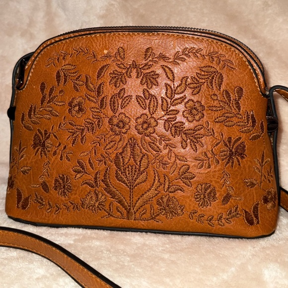 Sam & Hadley Intricate Floral Embroidered Tan Leather Boho Crossbody ShoulderBag - Picture 11 of 11